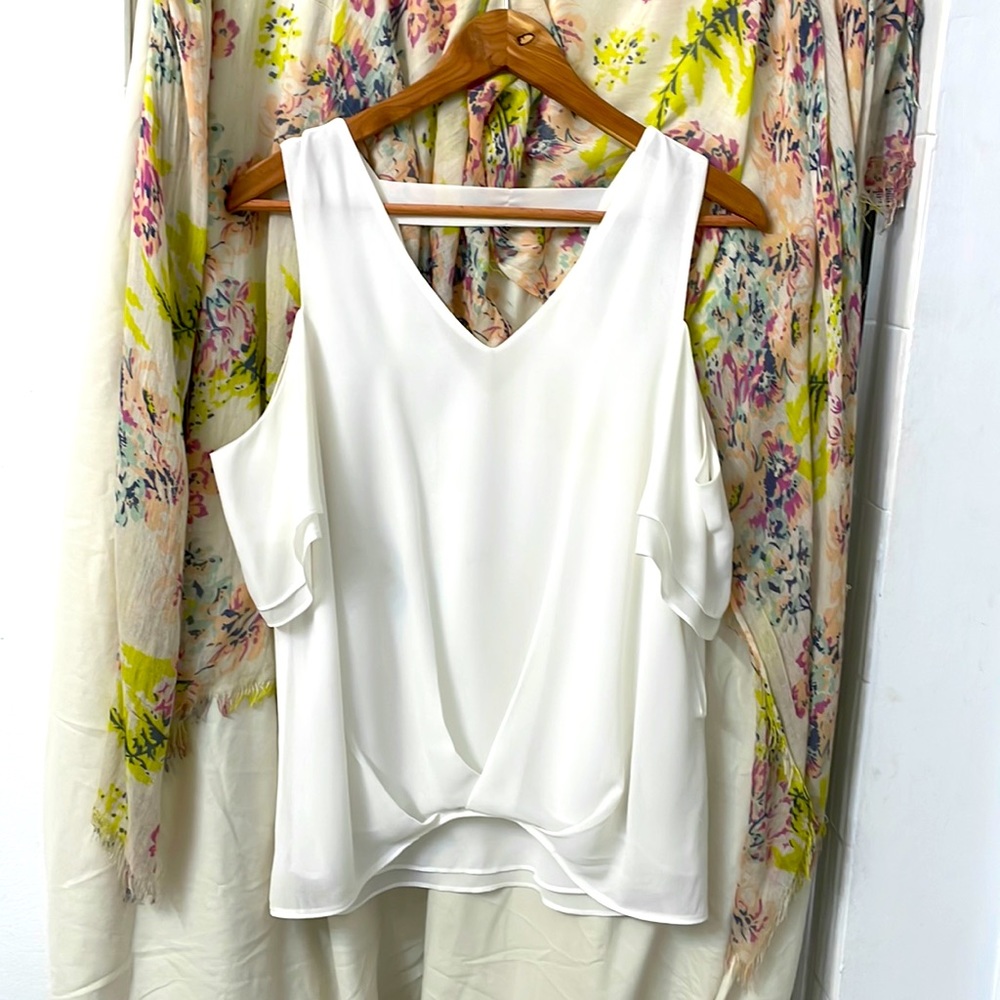 Cutout shoulder sexy flowy white top